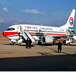 阿荣航空托运航空快运业稳步发展的原因是什么？